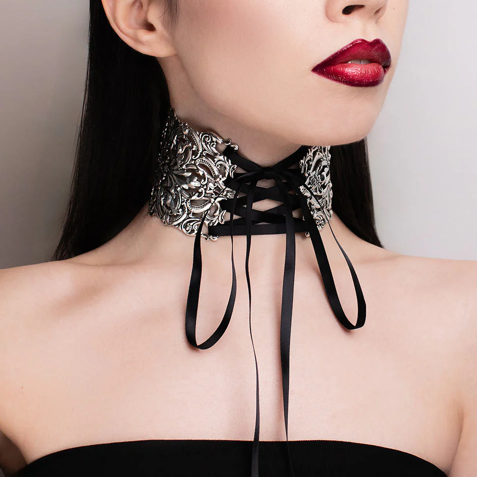 REGINA. Grand Baroque Corset Choker - Image 3