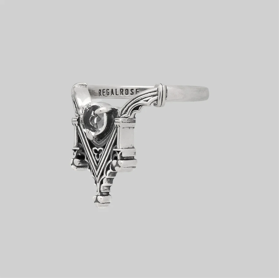 RELIQUARY. Gothic Trefoil Glass Ring - Silver - Image 3