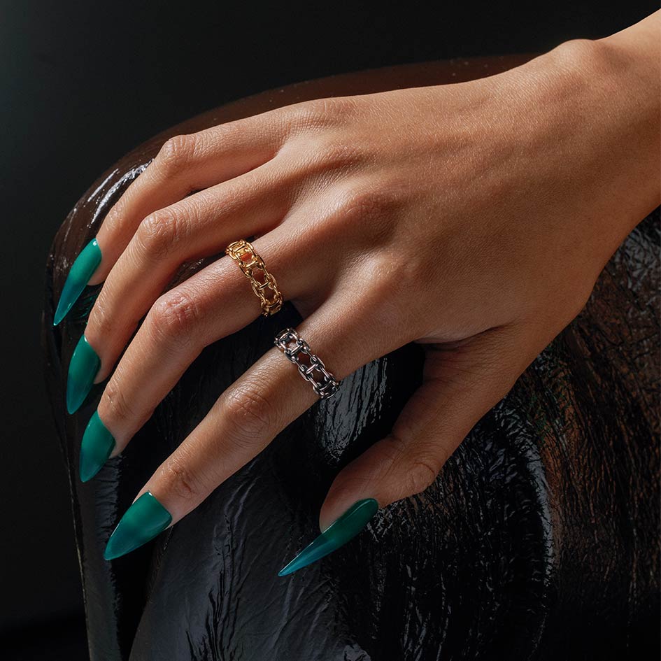RESOLUTE. Double Chunky Chain Ring - Gold - Image 2