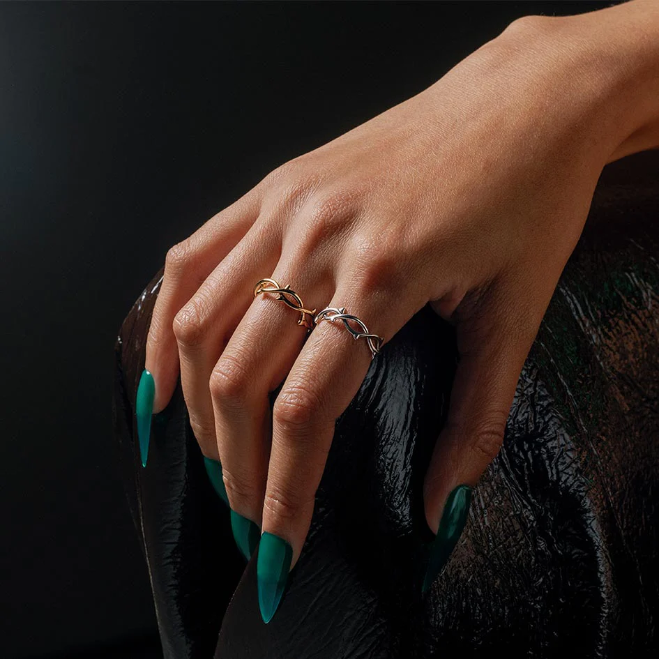 REVIVAL. Thorn Band Ring - Silver