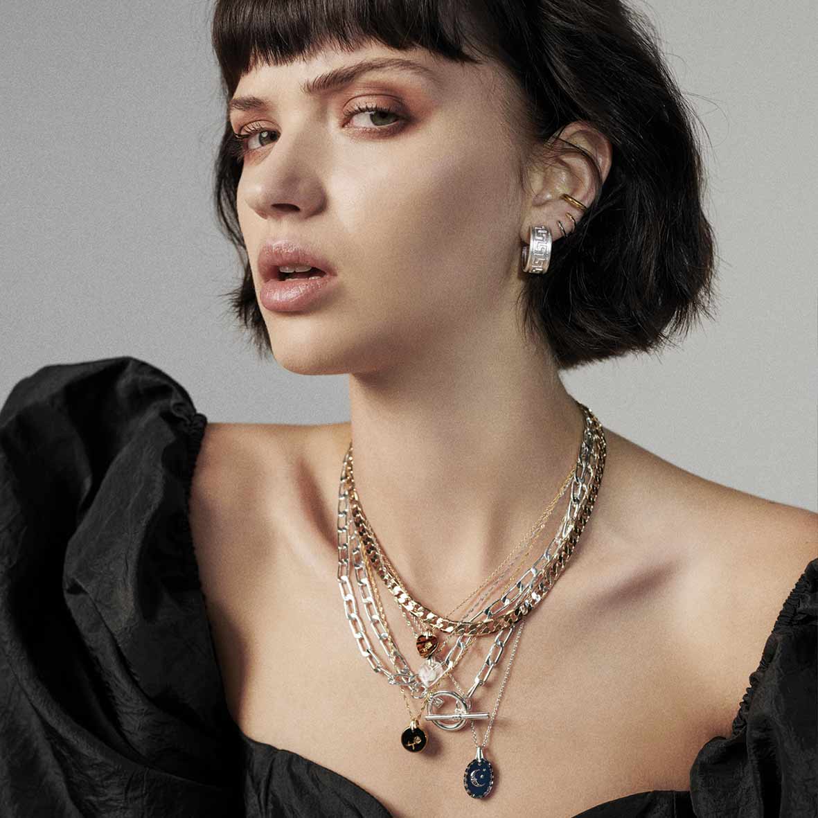 ROSE. Vintage Jet Black Glass Engraved Rose Pendant Necklace - Image 3