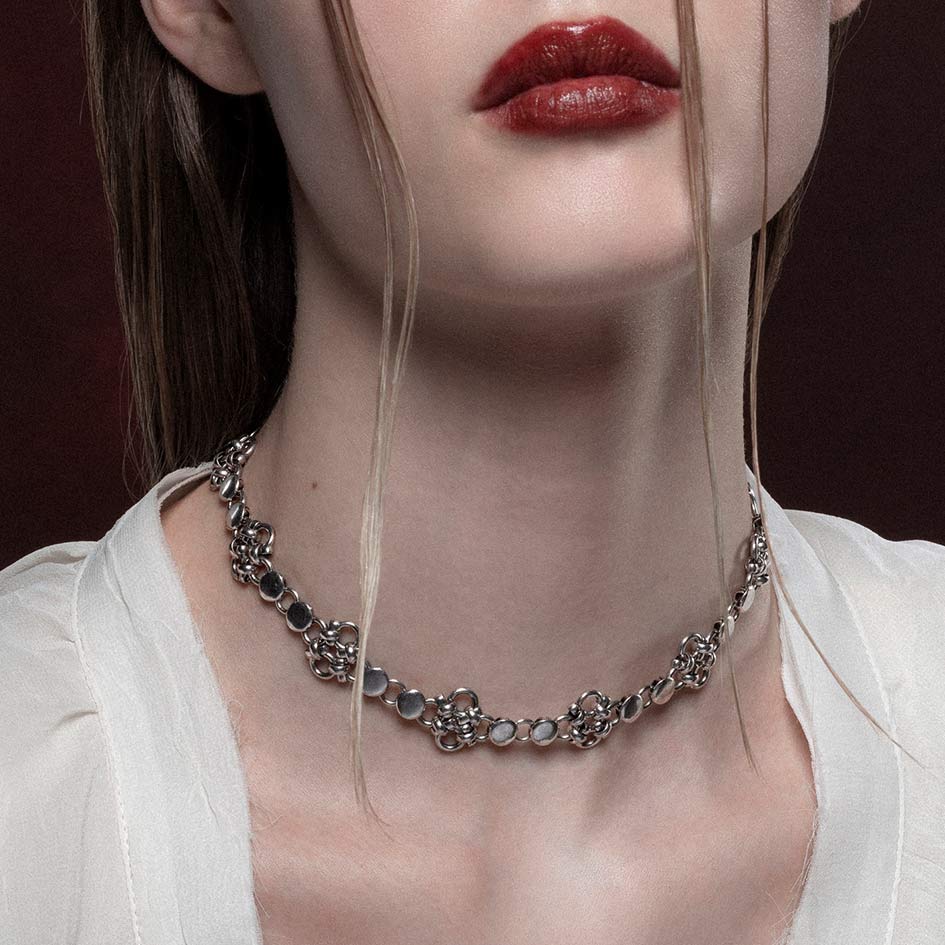 RUBIOUS. Chainmail Collar - Silver - Image 2