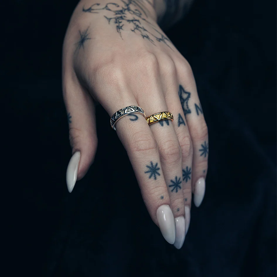 SAINT. Gothic Trefoil Band Ring - Silver - Image 2