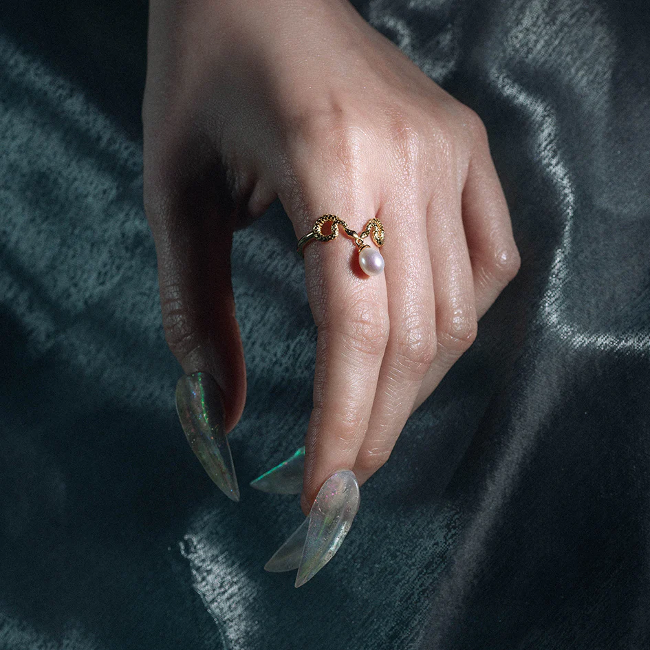 SERPENTINE. Sea Snake Bound Pearl Ring - Gold