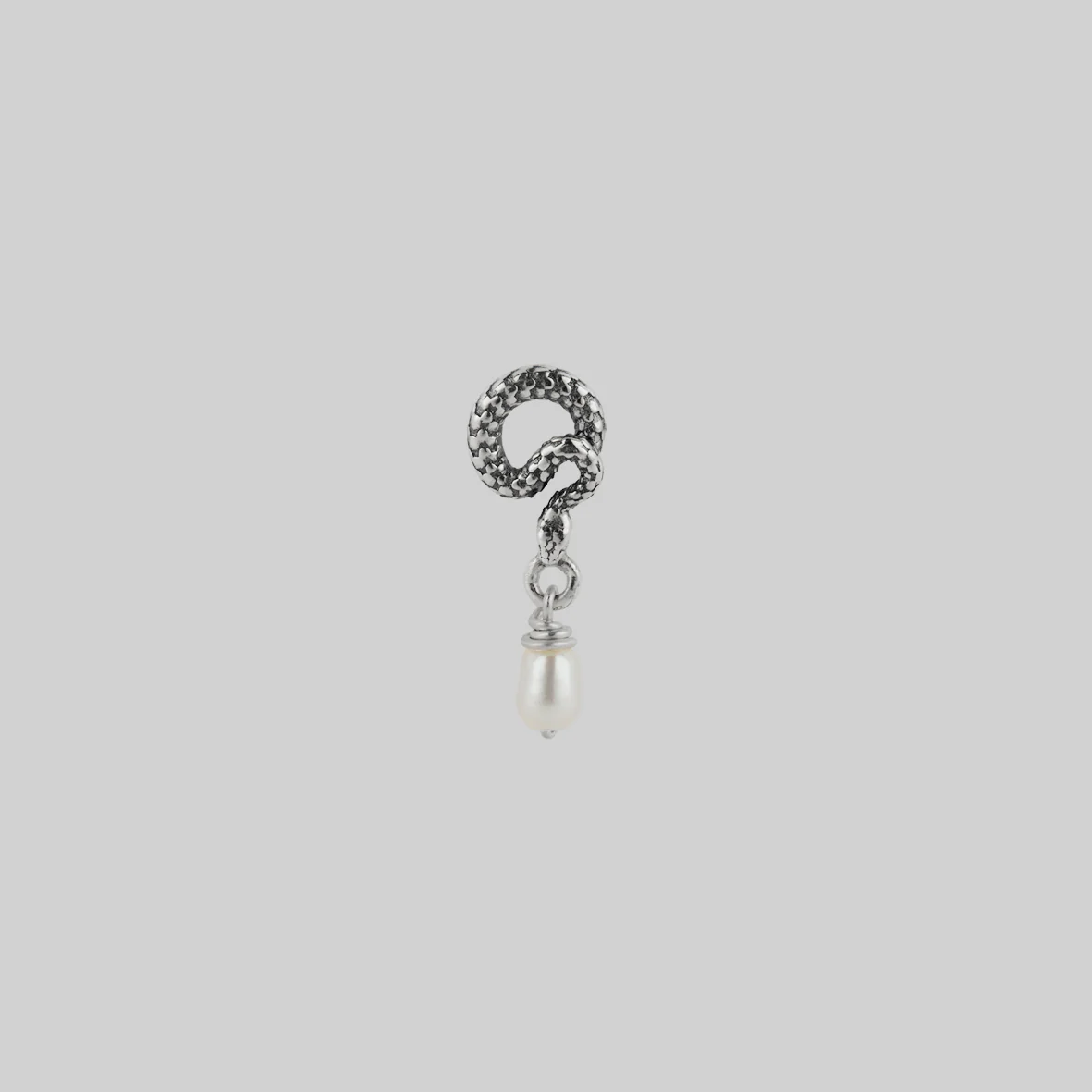SERPENTINE. Sea Snake Bound Pearl Stud Earring - Silver