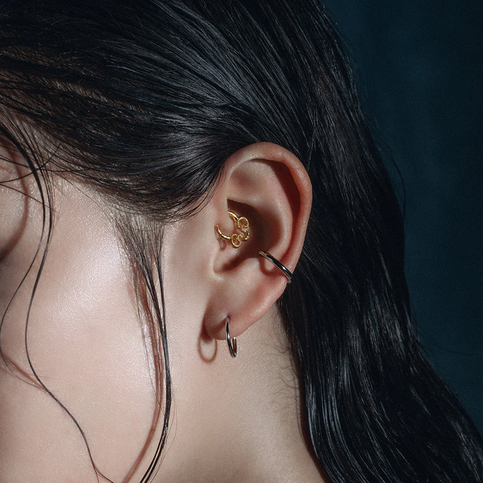 SERPENTINE. Sea Snake Bound Septum Clicker Ring - Silver - Image 4