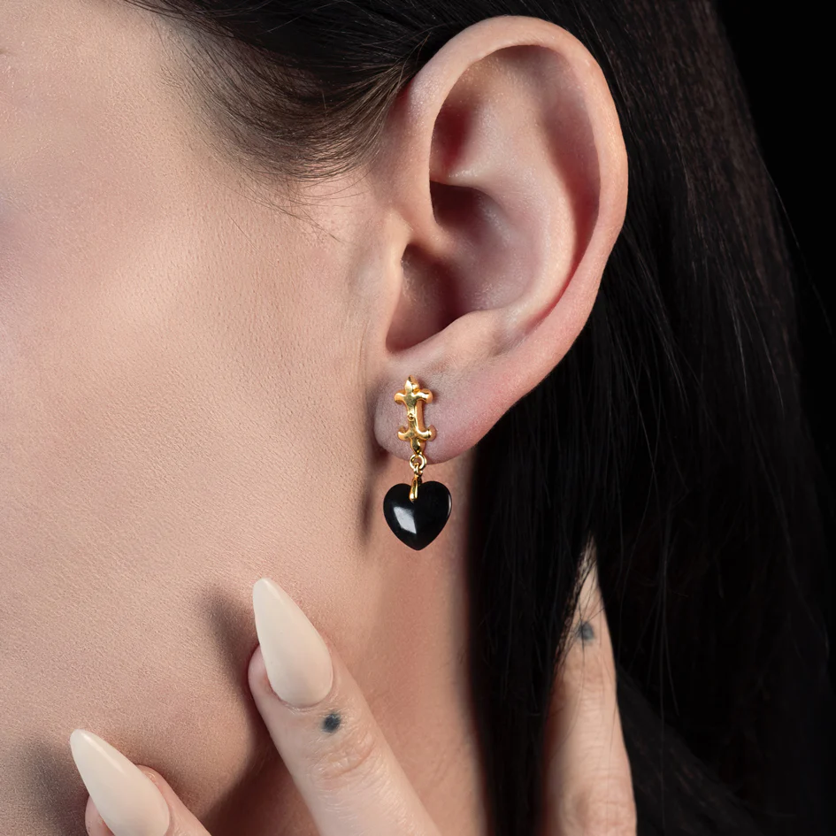 SHIELD. Medieval Black Glass Heart Drop Earrings - Gold