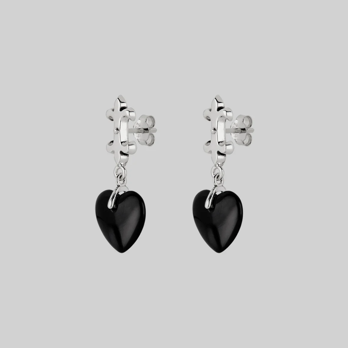 SHIELD. Medieval Black Glass Heart Drop Earrings - Silver - Image 2