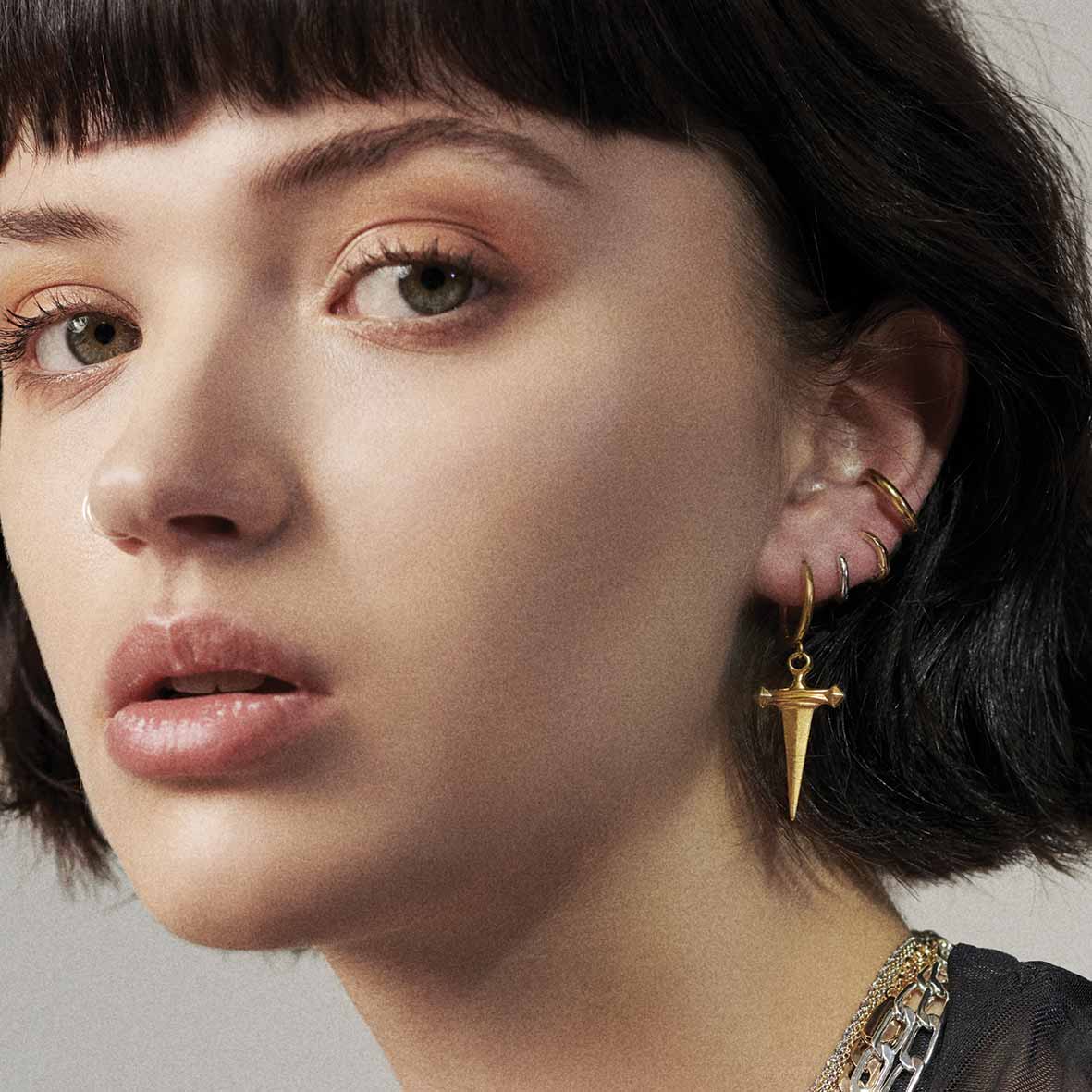 Simple Gold Clicker Hoop Earrings - 12mm - Image 3