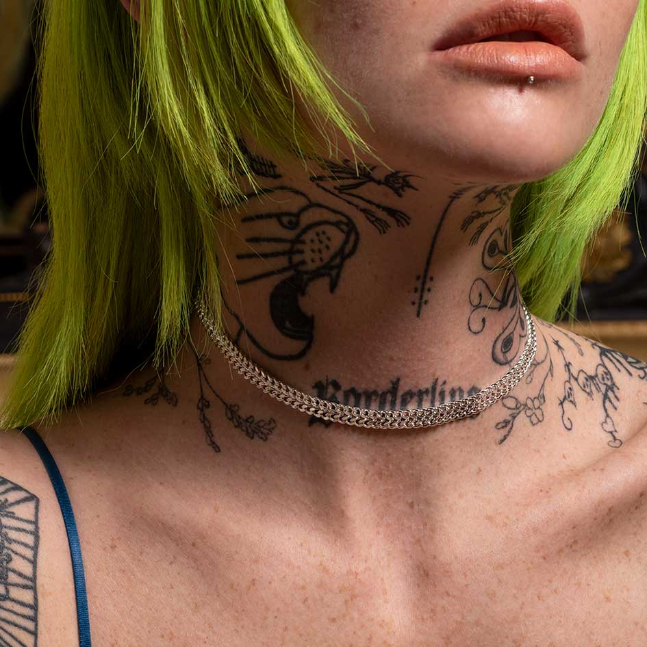 SOLACE. Wide Curb Chain Choker - Silver - Image 2