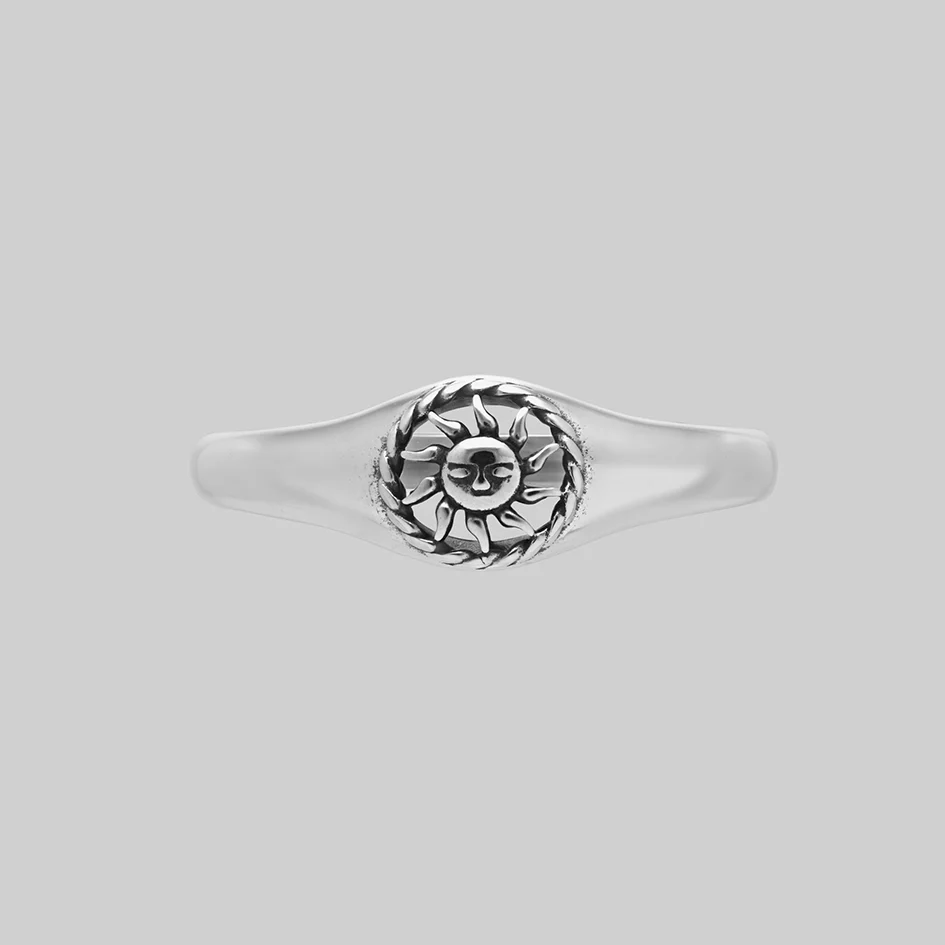 SOLIS. Sun Signet Ring - Silver