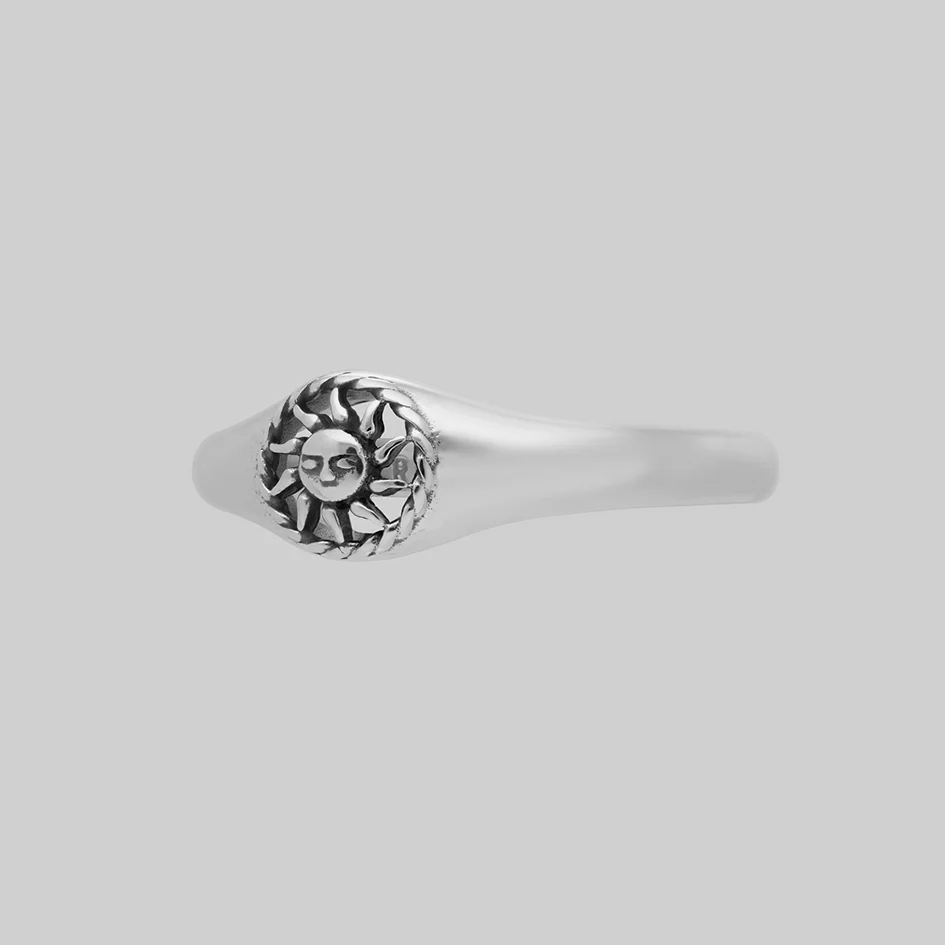 SOLIS. Sun Signet Ring - Silver - Image 3