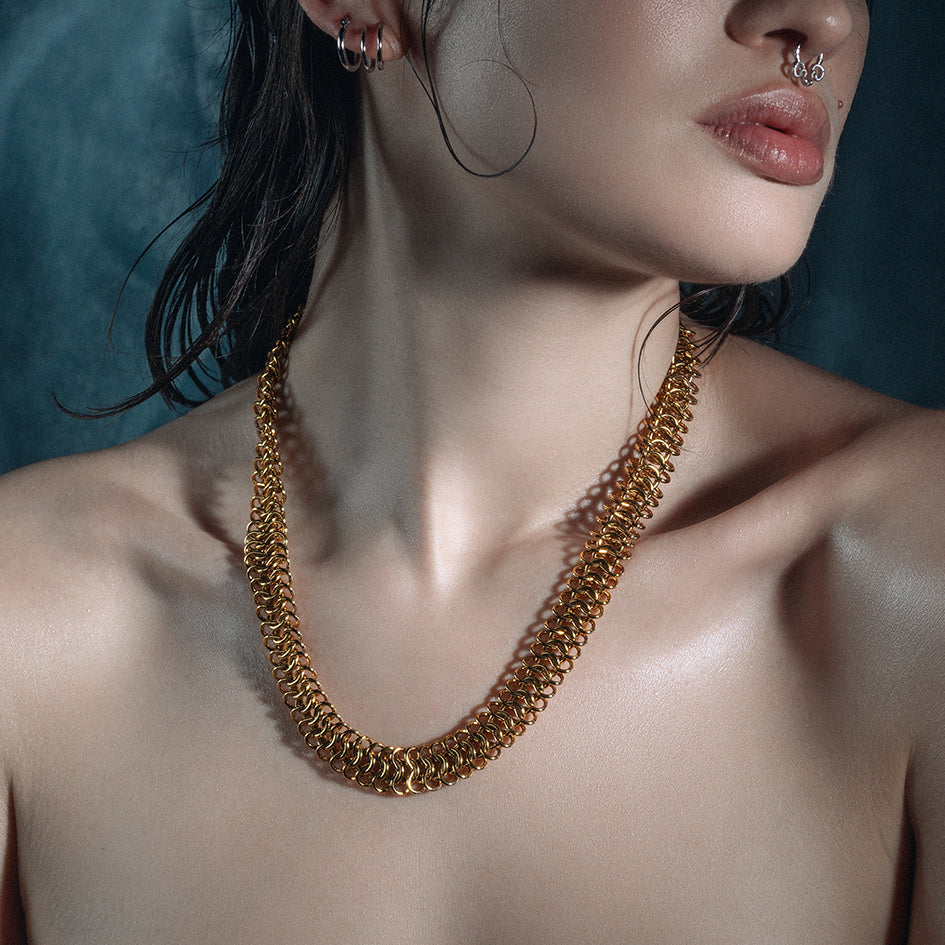 SPINOUS. Chunky Woven Link Chain - Gold