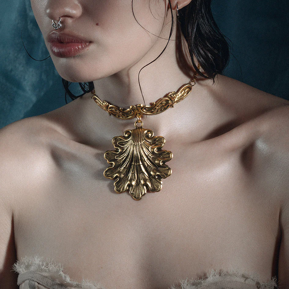 SYRENA. Ornate Seashell Choker - Gold