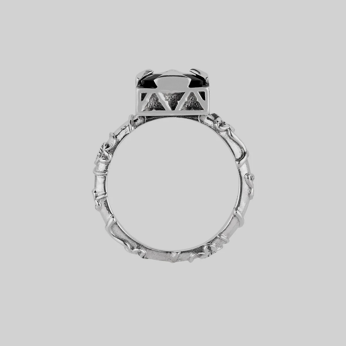 VAULT. Square Onyx & Ivy Ring - Silver - Image 4