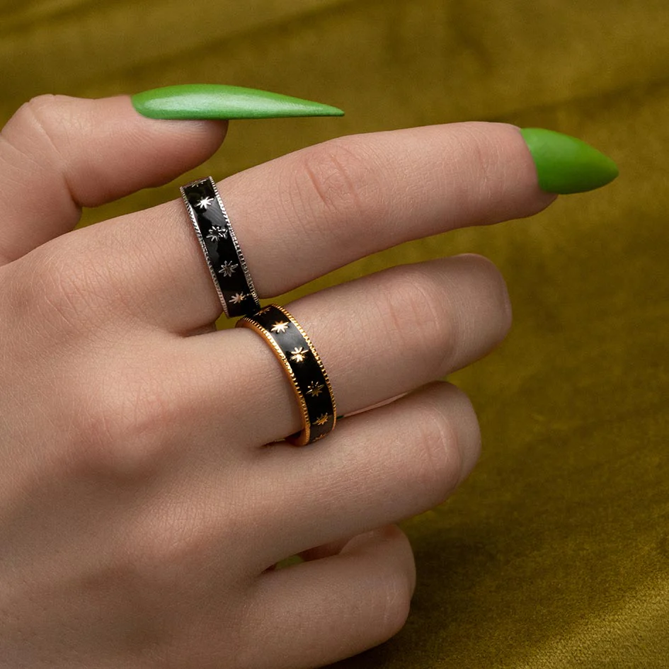 VYVIAN. Tiny Star Black Enamel Ring - Gold - Image 2
